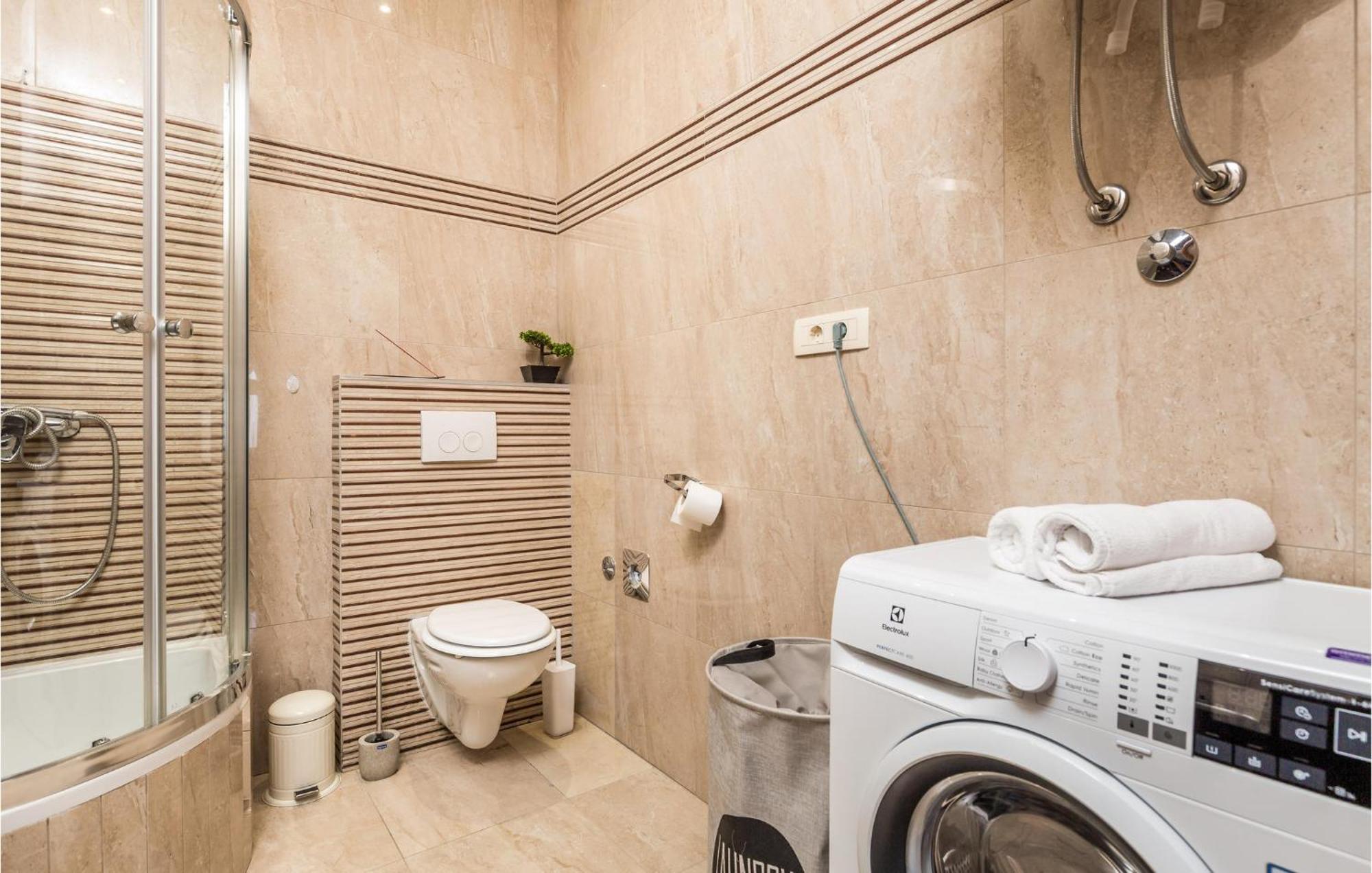 2 Bedroom Amazing Apartment In Ριέκα Εξωτερικό φωτογραφία