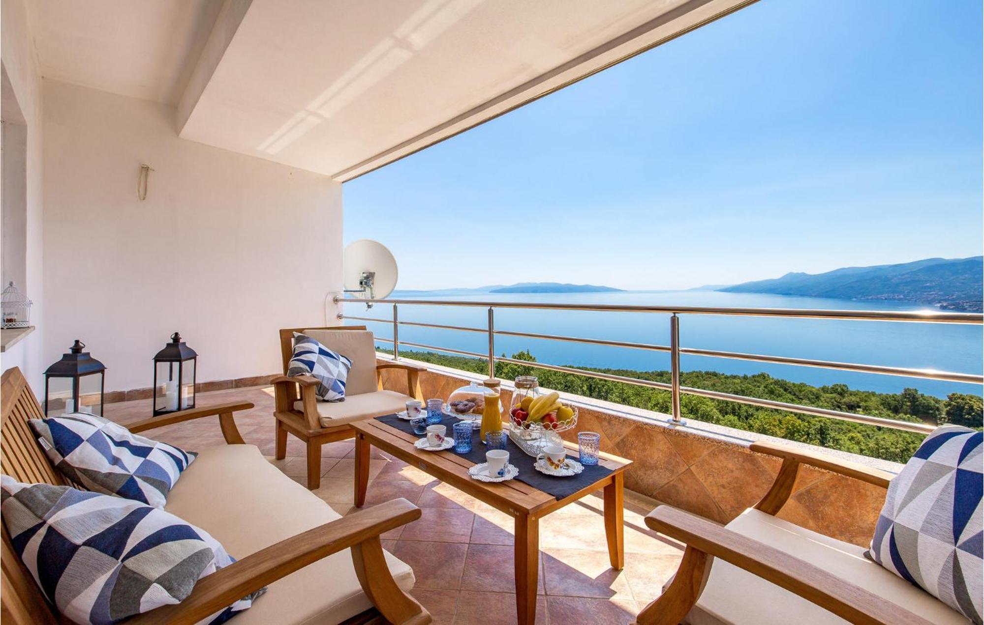 2 Bedroom Amazing Apartment In Ριέκα Εξωτερικό φωτογραφία